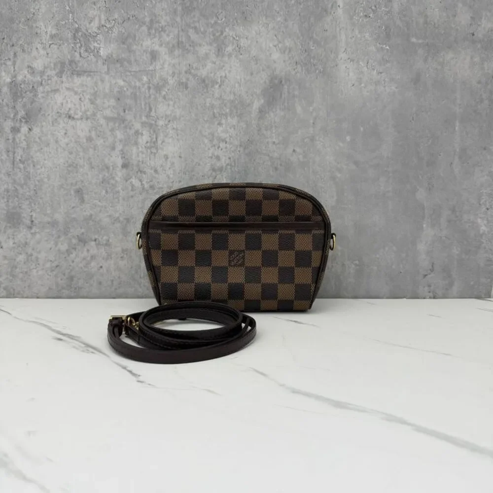 Louis Vuitton Women Pre-Loved Bag Very Good Condition